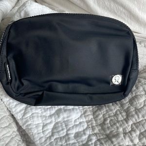 NWT EVERYWHERE BELT BAG BLACK
